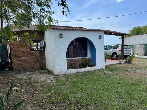 AVAILABLE BEACHFRONT HOUSE - FARALLÓN