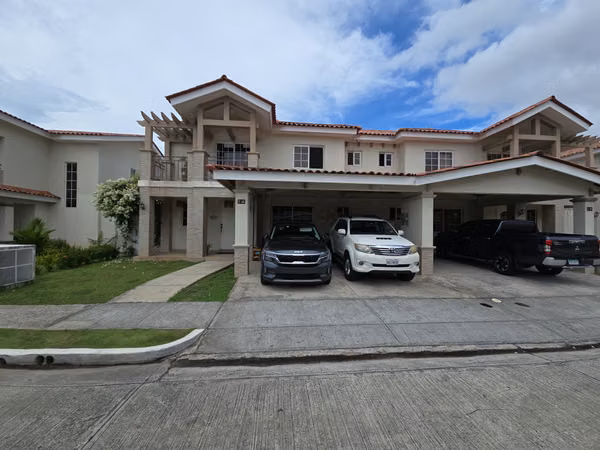 Fully Furnished House for Rent in Reserva de Versalles | 3 Bed. | $2,100