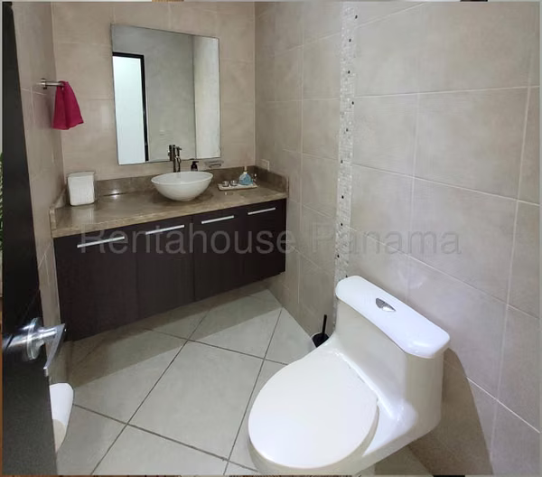 Apartment for Sale in Clayton – Embassy Club