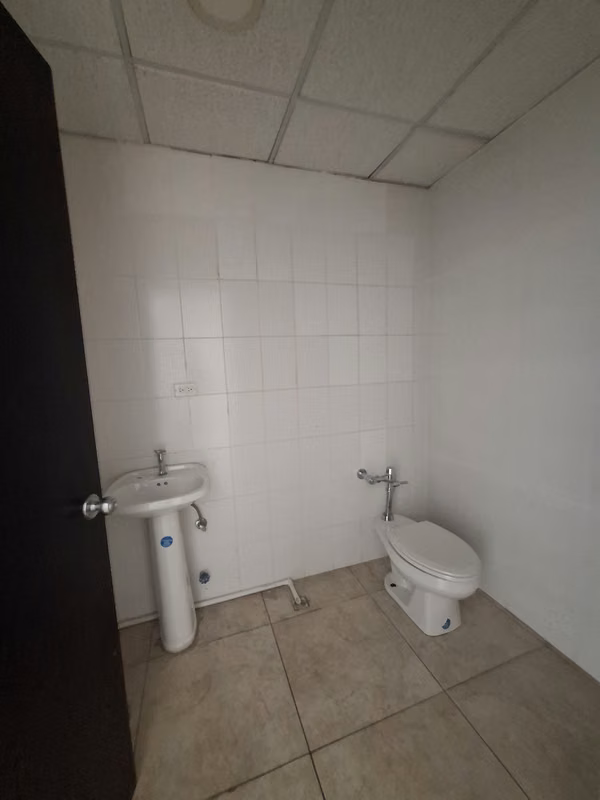 Commercial premises for rent on Domingo Diaz Avenue