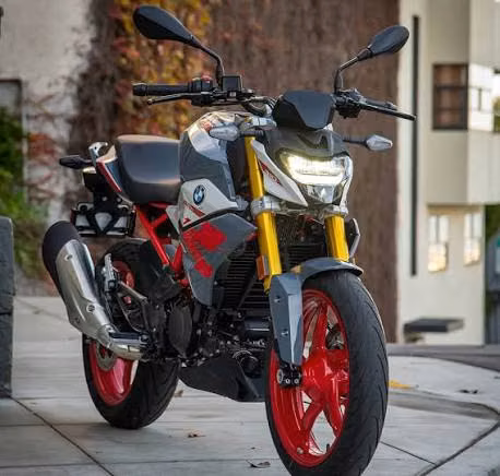 2021 BMW G310R CASI NEW ONLY 1.5K km of use $3,500