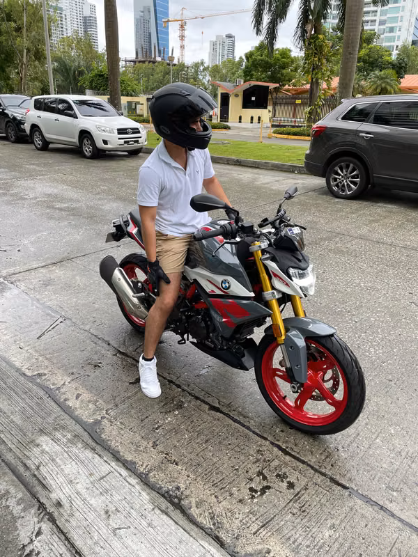 2021 BMW G310R CASI NEW ONLY 1.5K km of use $2,985