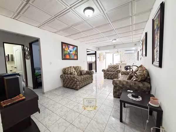 VENTA DE CASA DE ESQUINA EN DON BOSCO