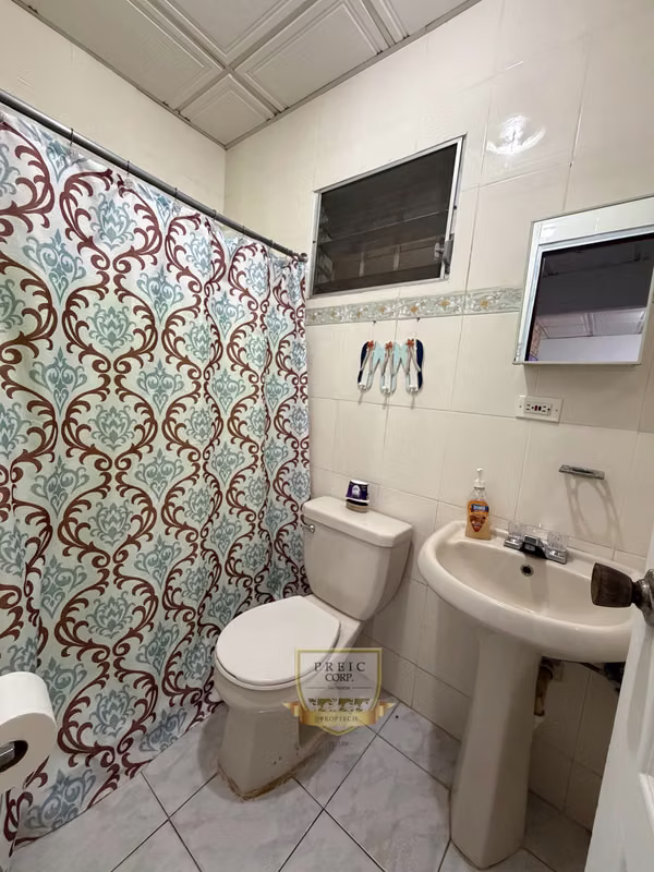 VENTA DE CASA DE ESQUINA EN DON BOSCO