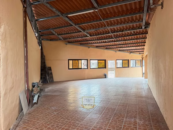 VENTA DE CASA DE ESQUINA EN DON BOSCO