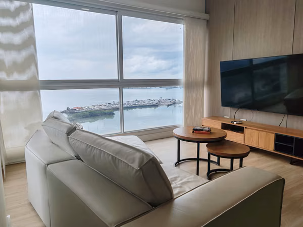 Apartamento en Avenida Balboa, PH Vista del Mar, Frente al Mar, Full Amoblado