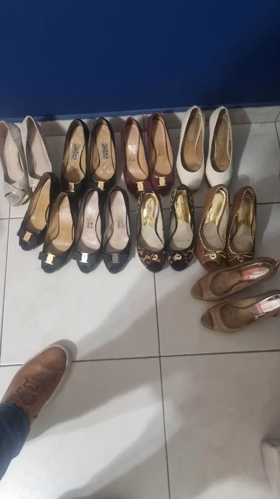 ZAPATOS FERRAGAMOS DE MUJERES TALLA 8 POCO USO
