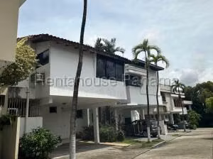 Casa en Venta en Altos de Golf VIK 26-8317