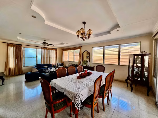House for sale in San Francisco Villa Lilla - YP
