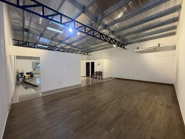 Spacious Commercial in Obarrio near Samuel Lewis Avenue