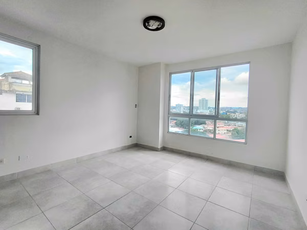 Apartamento en alquiler en Parque Lefevre PH Santerra