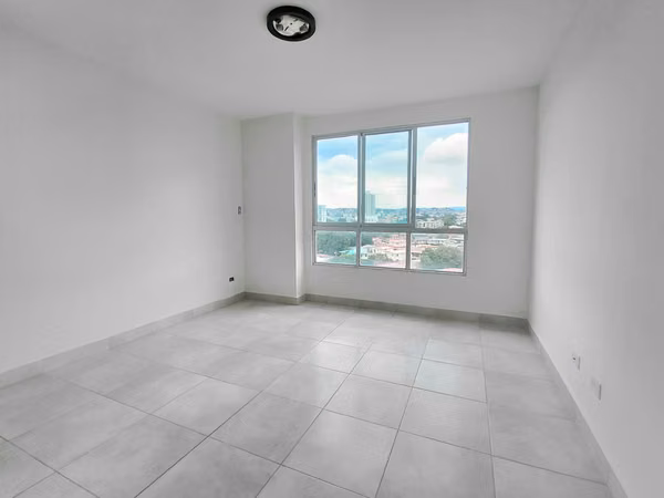 Apartamento en alquiler en Parque Lefevre PH Santerra