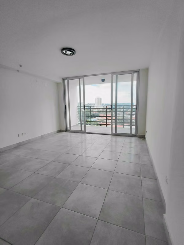 Apartamento en alquiler en Parque Lefevre PH Santerra