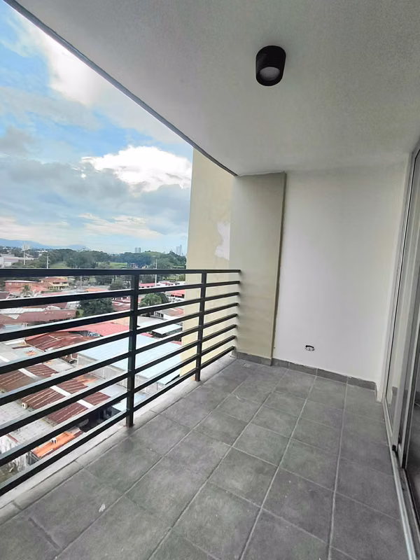 Apartamento en alquiler en Parque Lefevre PH Santerra