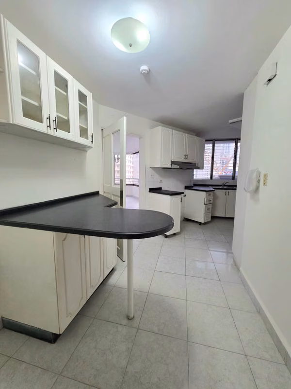 APARTMENT FOR SALE IN MARBELLA, 3 BEDROOMS, ID 835