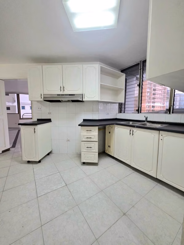 APARTMENT FOR SALE IN MARBELLA, 3 BEDROOMS, ID 835