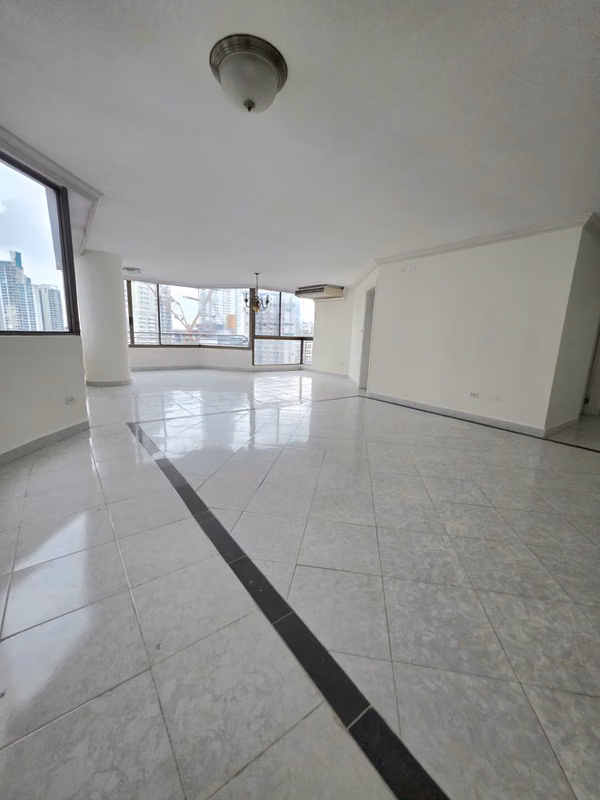 APARTMENT FOR SALE IN MARBELLA, 3 BEDROOMS, ID 835