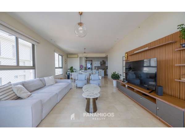 Apartamento de lujo en venta en PH Greenview - Santa María