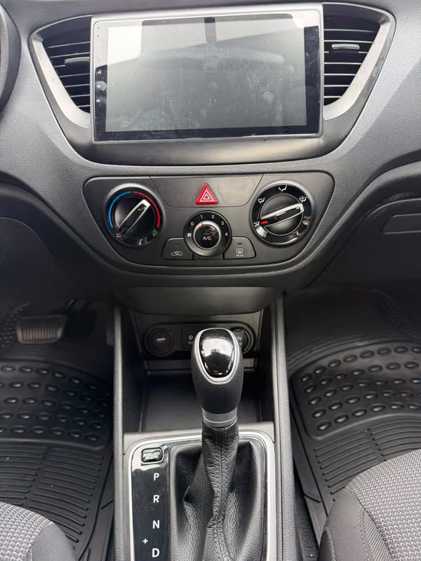 HYUNDAI ACCENT 2023 AUTOMATICO