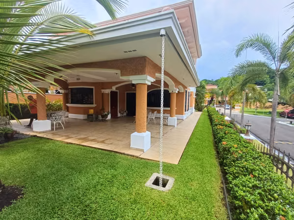Clayton Village Impeccable house 500 m2 4 bedroom 4 bathroom near Albrook, Embassy Club, Clayton