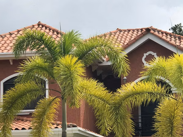 Casa Clayton Village 650 m2 4 hab 4 ba cercano a Embassy Club, Albrook, Ciudad del Saber