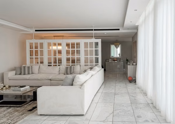 Apartment in Punta Paitilla | Furnished | 3 Bedrooms | with balcony and ocean view