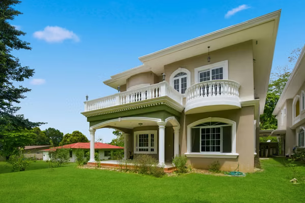 Unifamily house in Llanos de Curundu, Ancon