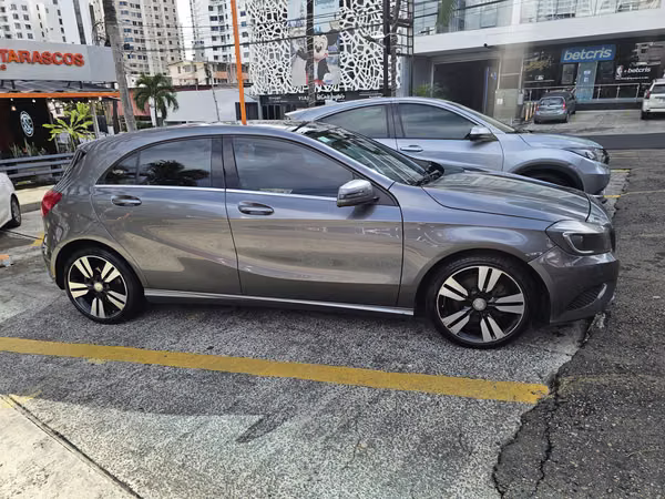MERCEDES. BENZ A 200 down