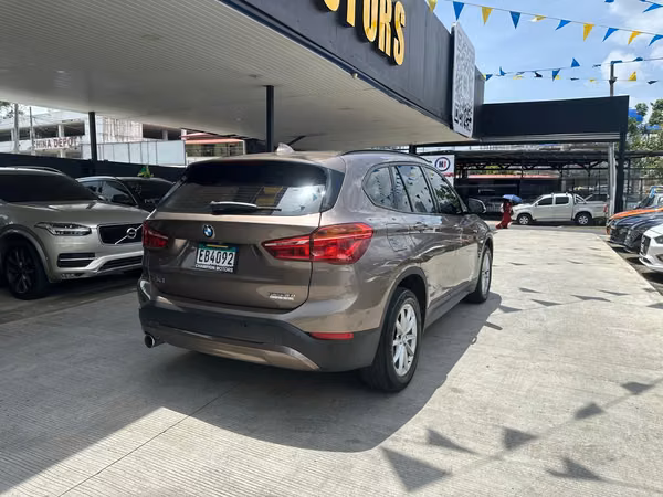 BMW XI 2021