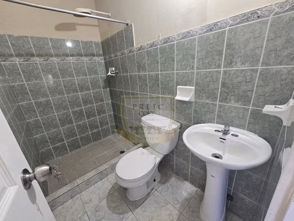 HOUSE FOR RENT 3 BEDROOMS WITH PATIO