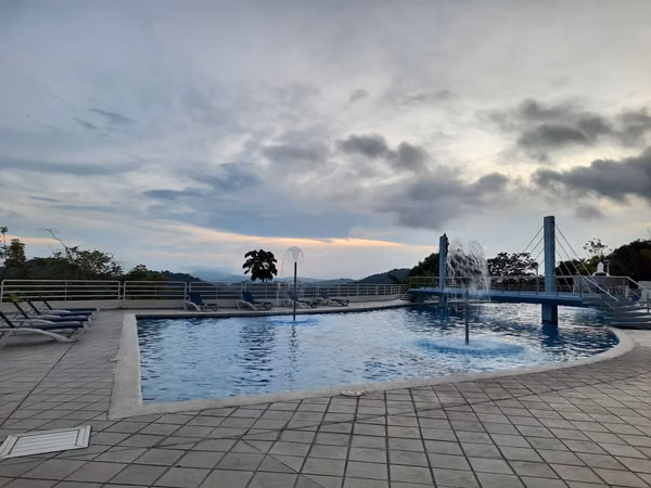 URGENT, OPPORTUNITY ENJOYED IN Ground Floor with garden 3 hab HH ALTAMIRA GARDENS