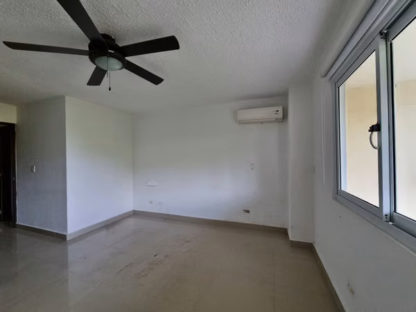 URGENT, OPPORTUNITY ENJOYED IN Ground Floor with garden 3 hab HH ALTAMIRA GARDENS