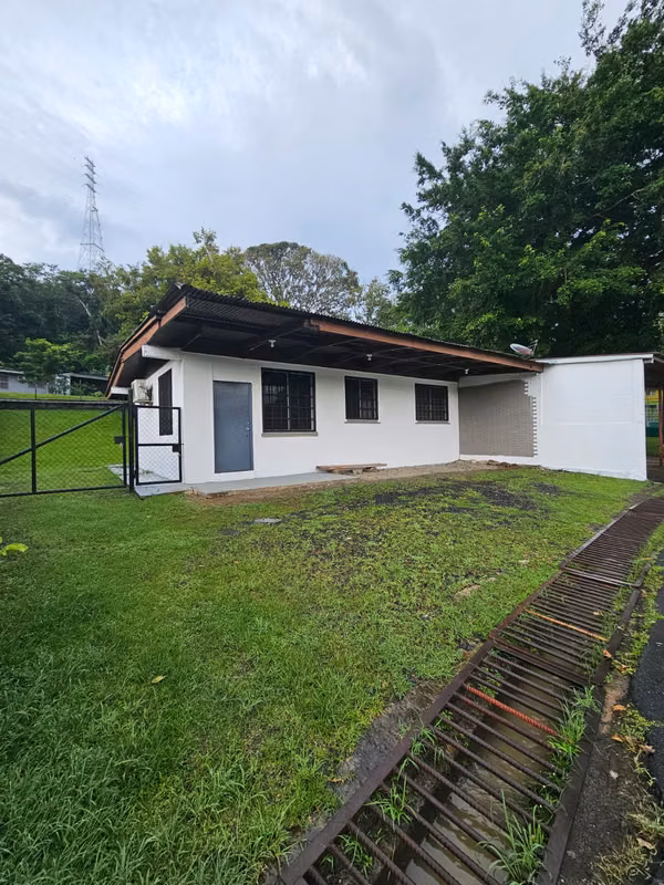 HOUSE IN ALQULIER ANCON AREA PARADISE
