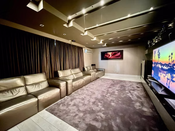 Contemporary Design Home in Coco del Mar | Private Pool, Sauna, Wine Cellar &amp; Home Theater | 780 m²