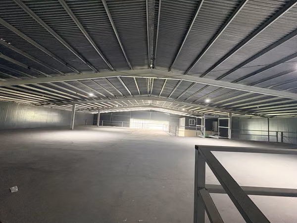 Industrial Gallery of 945 m ² on 1,200 m ² - 124; A few meters from the Panamericana - 124; Pacora
