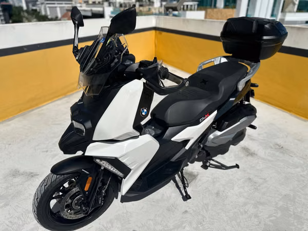 Se Vende BMW C400X 2020 – Excelente Estado