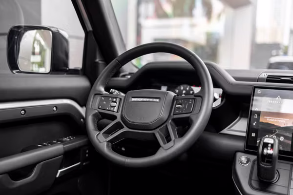 DEFENDER 130 HSE DYNAMIC