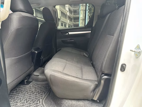 TOYOTA HILUX 2024