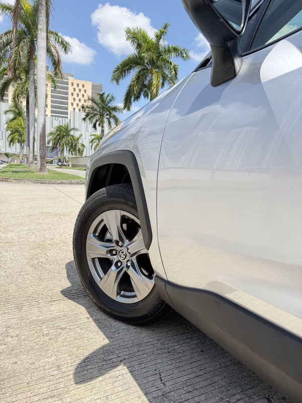 Toyota Rav4 2021 a solo $18,900