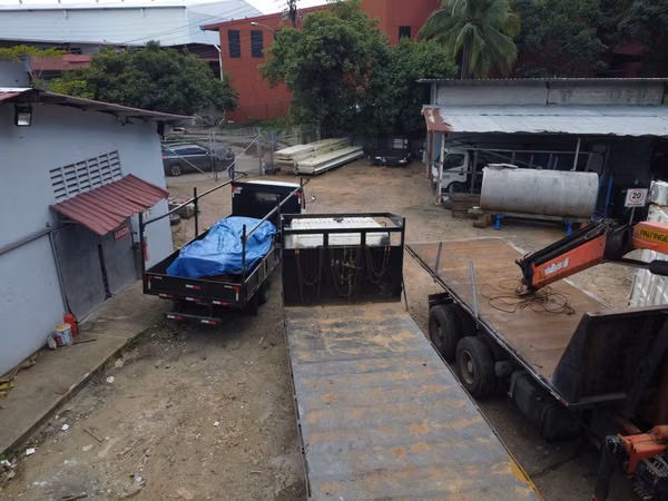 Se Vende Terreno Industrial o Comercial en Tumba Muerto