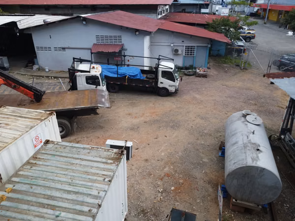 Se Vende Terreno Industrial o Comercial en Tumba Muerto