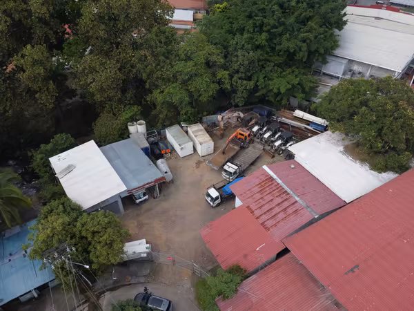 Se Vende Terreno Industrial o Comercial en Tumba Muerto