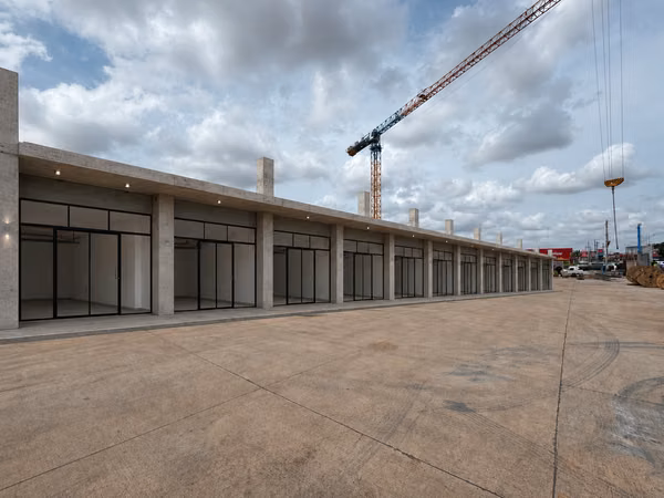Rental - 124; Commercial - From 32 Mts2 - 124; La Chorra - Plaza La Onda and El Fuerte