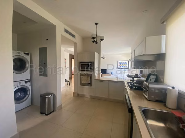Apartment for Sale in Santa Maria J766GRR