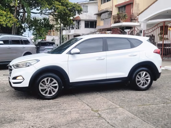 HYUNDAI TUCSON SEMI FULL 2017