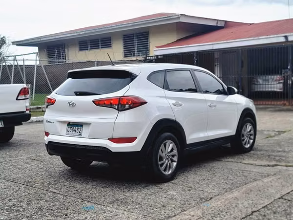 HYUNDAI TUCSON SEMI FULL 2017