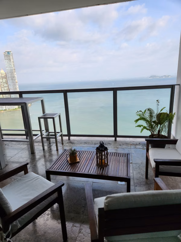 Apartment for short rent at Arts and Yoo Panama.