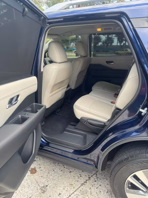 ¡Se Vende Nissan Pathfinder SL 4WD 2024!