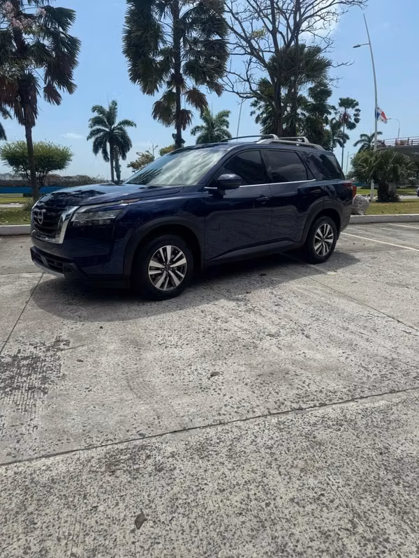 ¡Se Vende Nissan Pathfinder SL 4WD 2024!