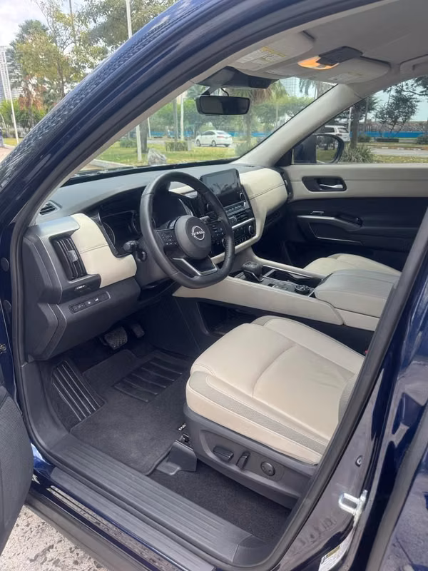 ¡Se Vende Nissan Pathfinder SL 4WD 2024!